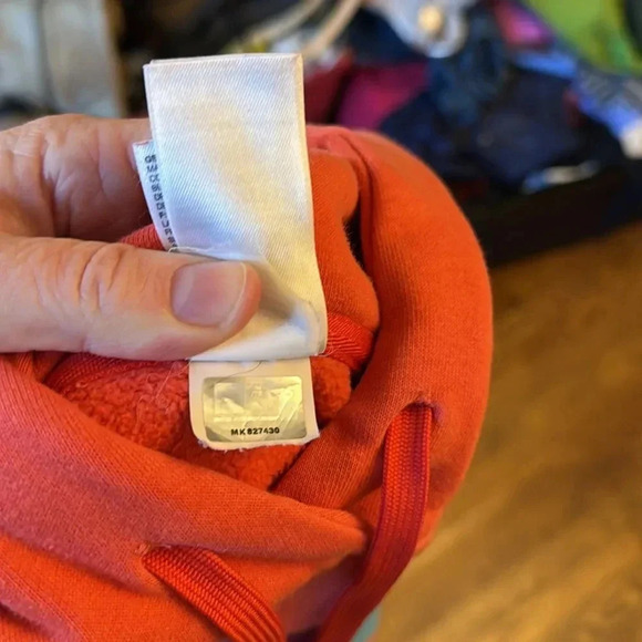 The North Face coral colored logo women’s sweatshirt size large - Picture 3 of 4